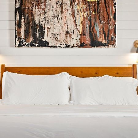 Boutique Room Steps From Downtown Mall Rose Jean - Room 4 Σάρλοτσβιλ Εξωτερικό φωτογραφία